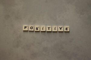 Como cultivar uma mentalidade positiva para transformar seu dia a dia: 7 práticas eficazes