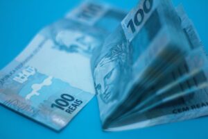 Como transformar suas metas financeiras em conquistas reais: um passo a passo prático
