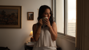Dicas práticas para criar uma rotina matinal revitalizante que transforma seu dia