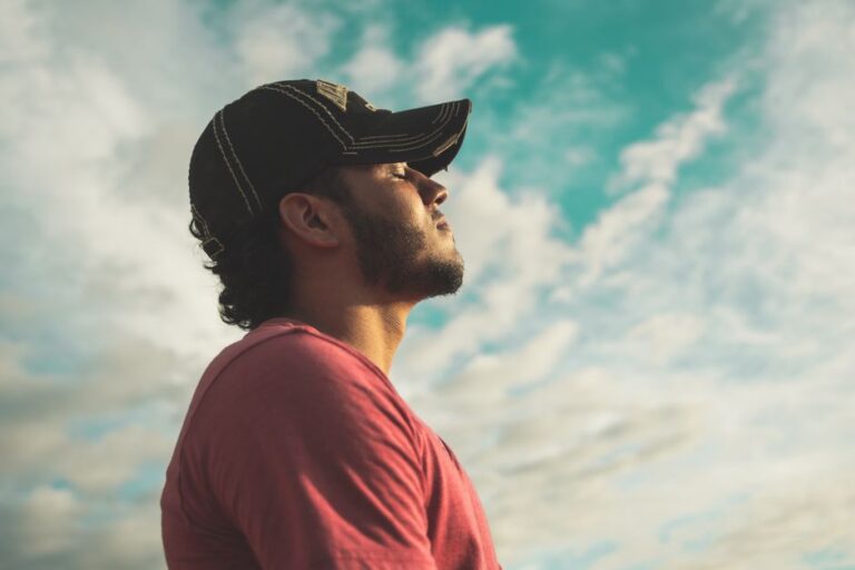 Estratégias de autocuidado para melhorar sua saúde mental em um mundo acelerado