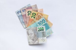 5 Estratégias práticas para aumentar sua renda sem sair de casa