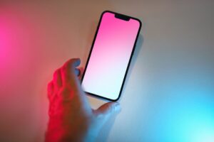 Como identificar e remover aplicativos espiões do seu celular: sinais, ferramentas e passo a passo